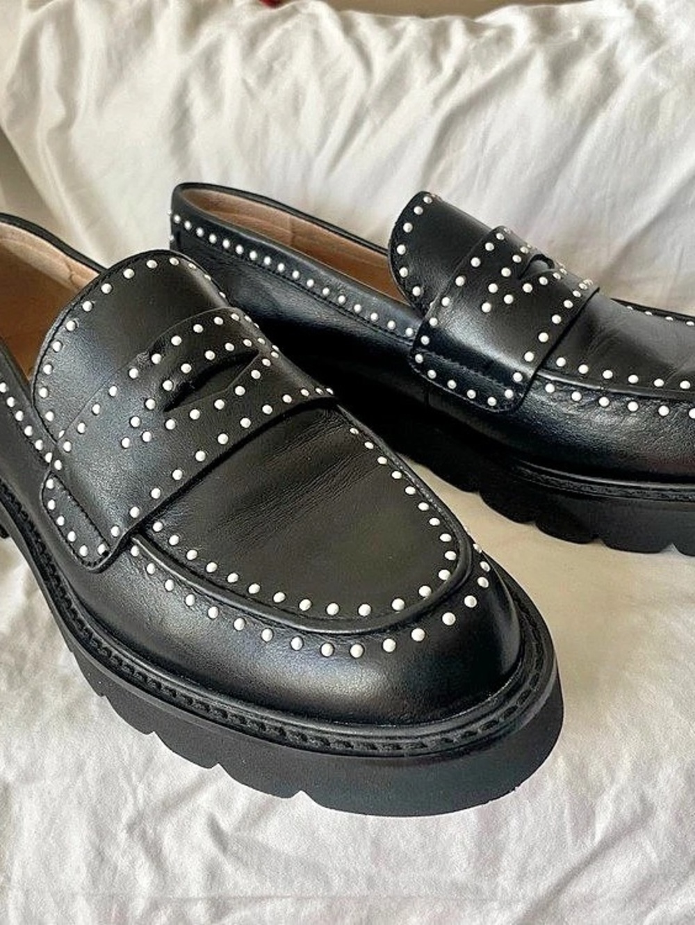 Stuart Weitzman faux pearls loafers mila lift